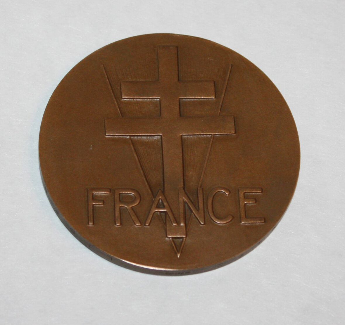 Au Général de GAULLE, président de la République française médaille en bronze signée par J.H. Coeffin.