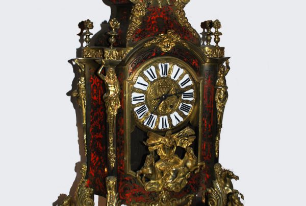 Très important cartel à poser en marqueterie de style Boulle, à décor de Minerve et du char d'Appolon. Époque Napoléon III. (Sauts de marqueterie).
