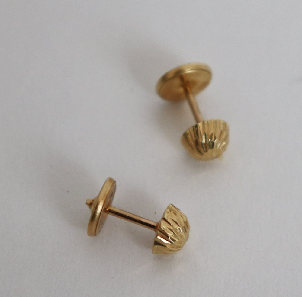 Clous D Oreille A L Unite Or Jaune 18k Chauve Souris 529123 main image 1